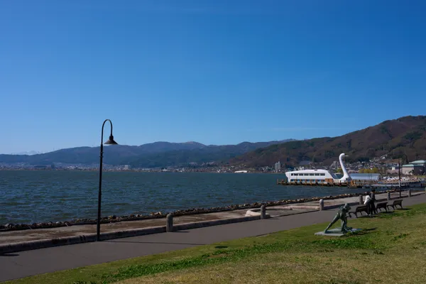 Lake Suwa (2026) — Lake Suwa + Omiwatari Ice | Nagano | Landscapes of Japan